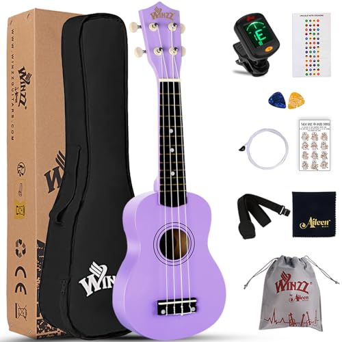 Winzz Ukelele Soprano Starter Kit para Principiante. Incluye: Funda, Afinador, Cuerdas Extra, Correa Ajustable, Púas, Pegatinas de notas, Guía de Acordes y Paño de pulido. Color: Morado