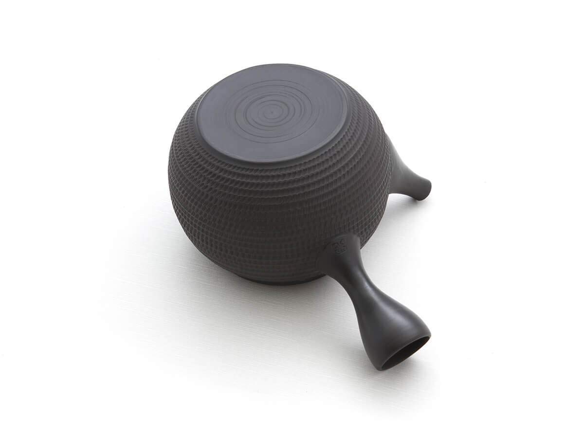 Japanische Teekanne Grüner Tee, Keramik Kyusu Tokoname Japan. Schwarz. Integriertes Tee-Sieb, nicht glasiert