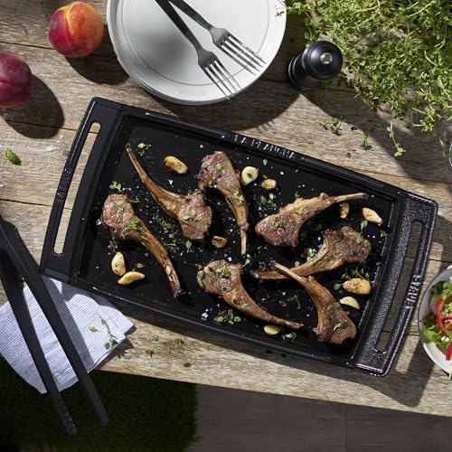 Staub cast iron griddle handles detail
