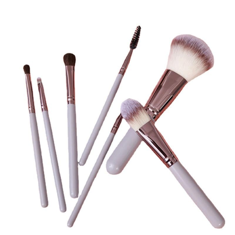 Set de 7 brochas de maquillaje esenciales para aplicar base y definir tu mirada cada día 4