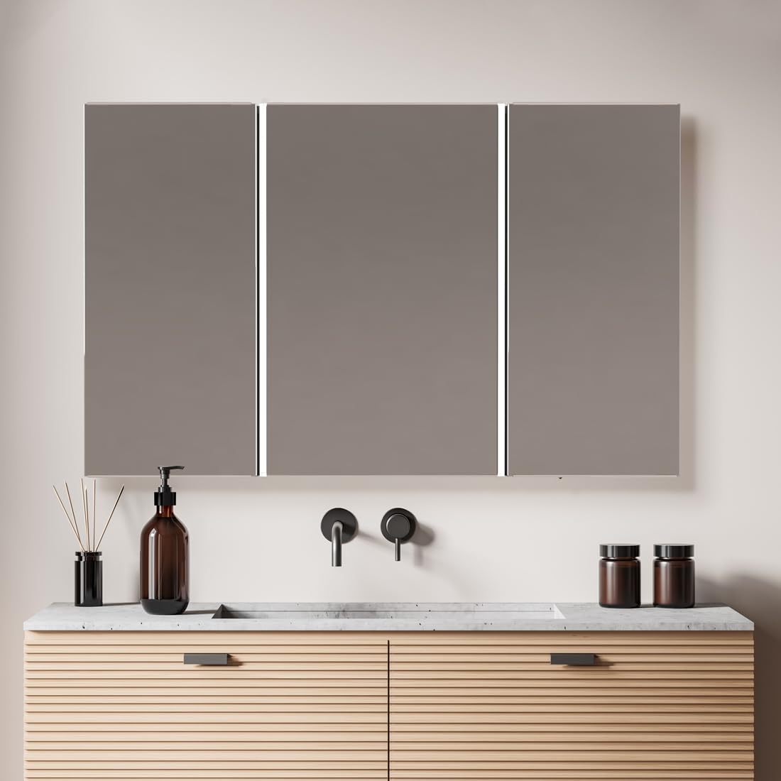 Amazon.co.jp : MotoM ミラーキャビネット ライト付き 曇り止め