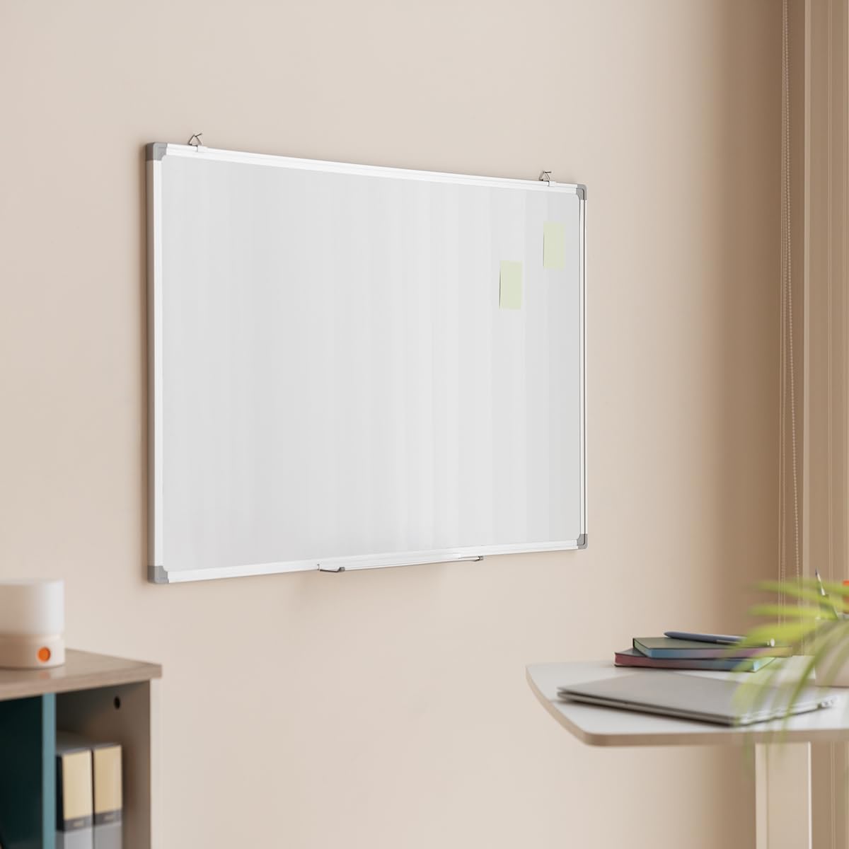 LogiLink EO0058 – magnetyczny marker suchościeralny do tablic suchościeralnych/tablica do montażu na ścianie, 90 x 60 cm, rama aluminiowa