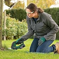 Bosch Akku Grasschere AdvancedShear 18V-10 (ohne Akku, 18-Volt-System, schneidet bis zu 85 m² pro Akkuladung, mit Strauch- und Grasscherenmesser, im Karton) – Ansicht 7