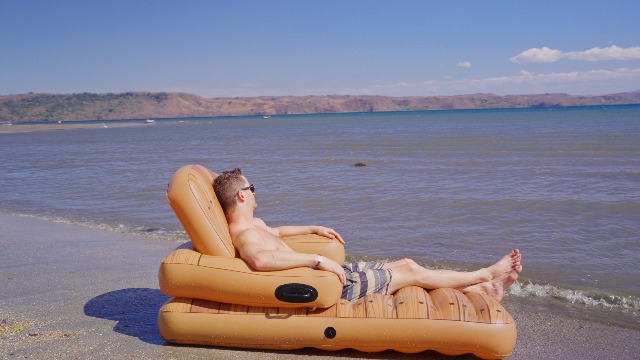 エクササイズグッズ eightliving FLOAT エクササイズグッズ eightliving FLOAT 賃貸OK!壁掛けテレビ金具｜FLOAT