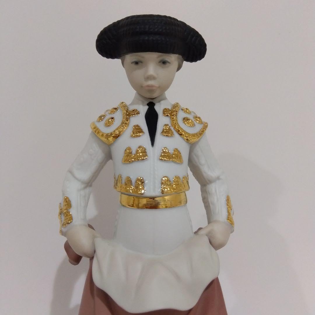 Amazon.co.jp: LLADRO リヤドロ 若き闘牛士 : ホーム＆キッチン