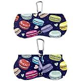 【Decoración personal】La exquisita funda de piel y los exquisitos patrones de impresión son accesorios decorativos prácticos. Se puede colgar en una mochila y es muy de moda.