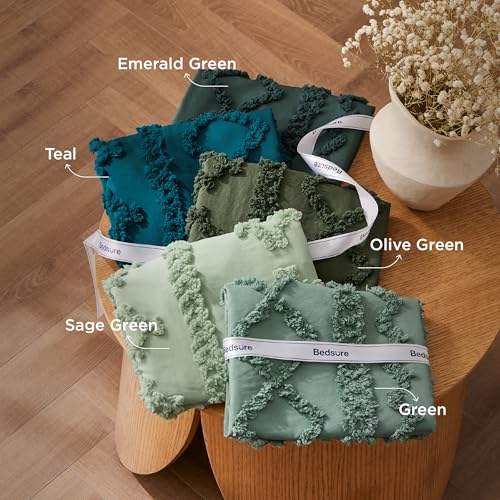 Image of Bedsure Tufted Boho Comforter Set Queen Size - Dark Green Boho Bed Set, GentleSoft 3 Pieces Farmhouse-Style Embroidery Bedding, Gifts for Woman, Soft Jacquard Kids' Queen Comforter for All Seasons