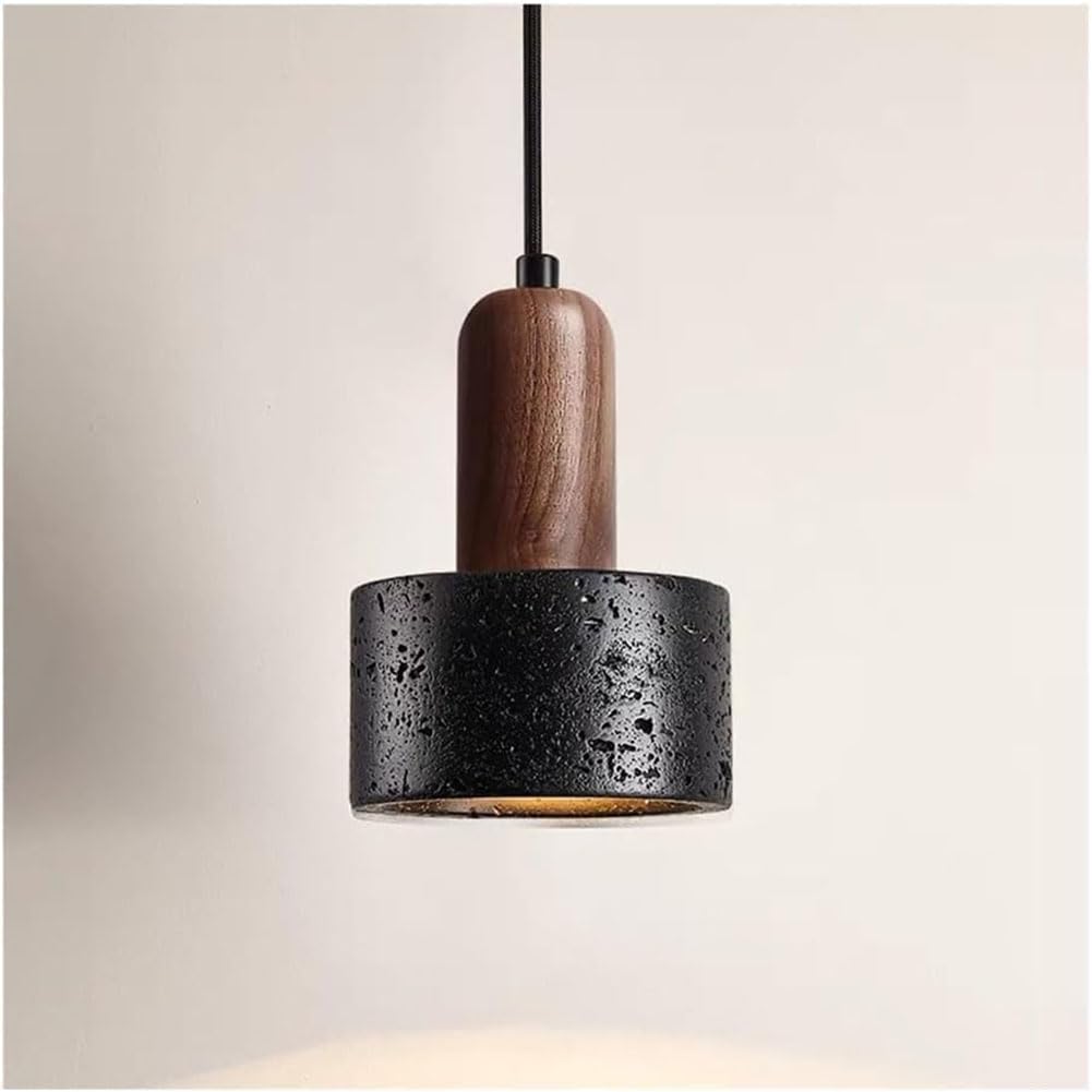 Lustre de ferme rustique en bois pour éclairer un évier de cuisine sombre