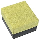 Hochwertige Schmuck-Verpackung aus Kartonage mit den Abmessungen 90 x 85 x 60 mm.