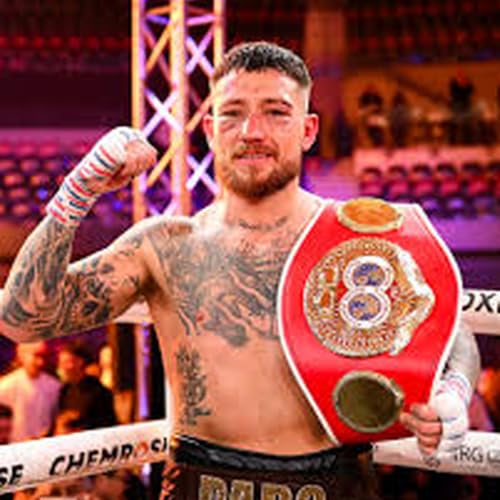 Liam Paro wins world title fight in Brisbane