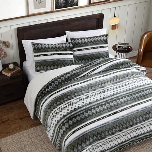 Image of Eddie Bauer - King Comforter Set, Reversible Plush Bedding with Matching Shams, Super Soft Luxurious Bedding Set, Oeko-Tex Certified (Shelton Fair Isle Green, King)