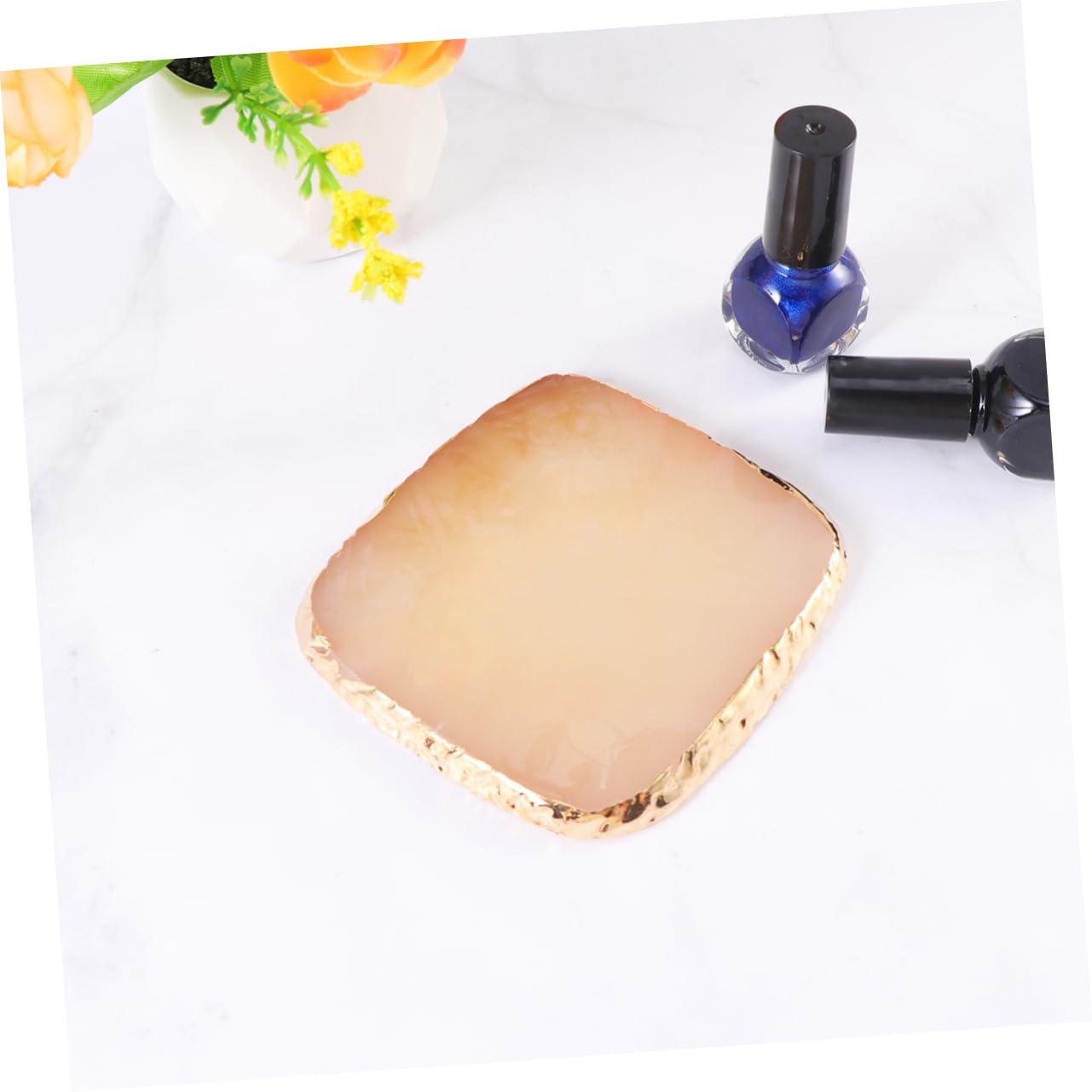 Outanaya 1Pc Yellow Resin Square Nail Display Plate for Nail Art Manicure Color Palette for Home and Salon Use Nail Art Supplies