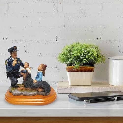 Estatua de Cerámica Policía con Niño 6.5 pulgadas miniatura 7