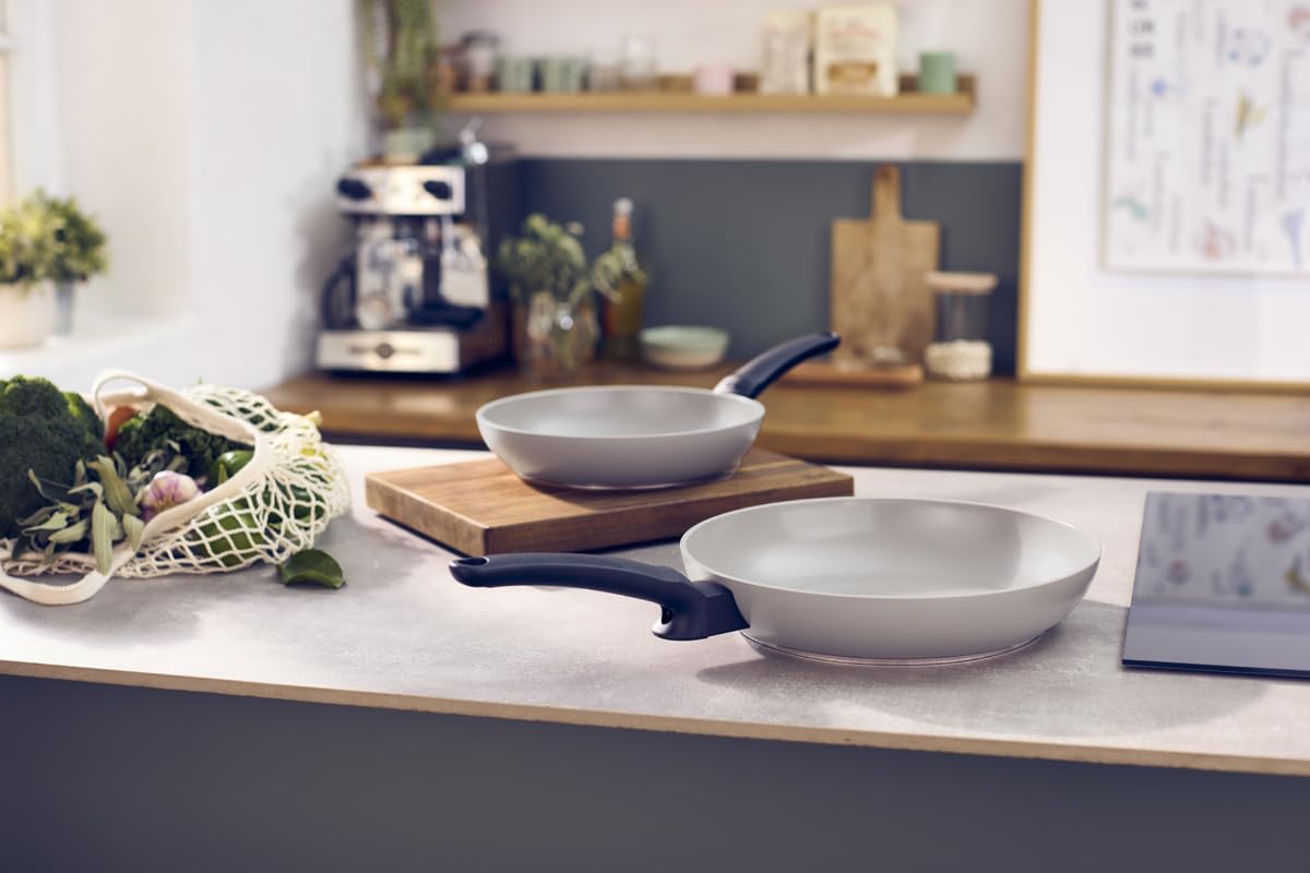 Fissler Ceratal® Evo Classic Pfanne (26 cm, Warmgrau) – Made in Germany, Keramikpfanne hergestellt ohne PFAS/PTFE, CookStar® Boden, Induktion