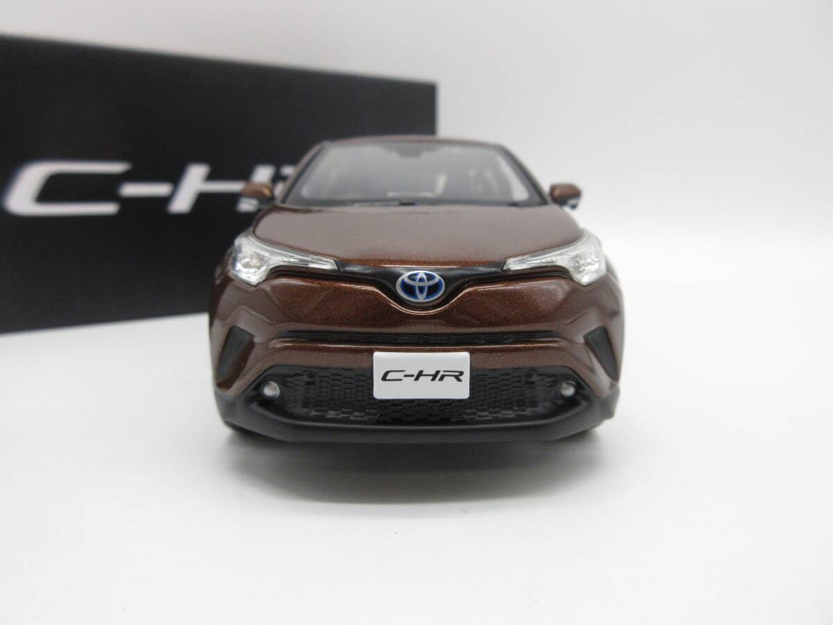 トヨタ　GR CH-R 非売品？カラーサンプル Amazon | 1/30 トヨタ 新型C-HR GRスポーツ CHR 非売品 カラーサンプル