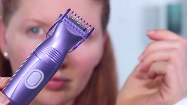 Watch Schick Hydro Perfect Finish 8-in-1 Grooming Tool on Amazon Live