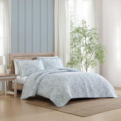 Image of Laura Ashley - Queen Quilt Set, Super Soft Bedding with Reversible Design, Medium Weight for Year Round Use, 3 Piece Bed Set with Matching Pillowcases (Amberley Pastel Blue)