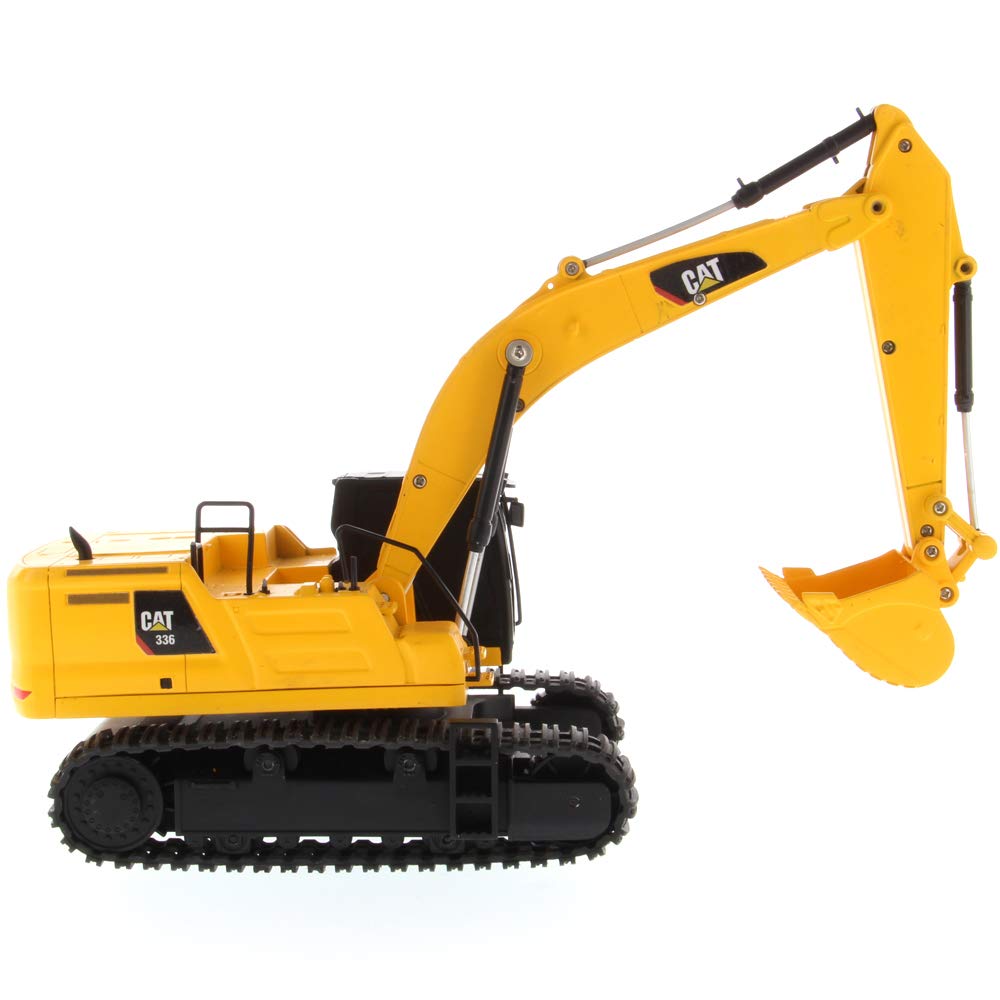 Amazon.co.jp: ダイキャスト マスターズ 1:35スケールモデル RC Cat