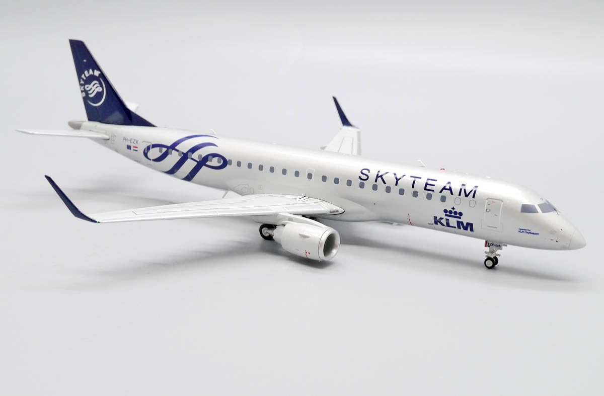 KLMオランダ航空 ERJ-190 PH-EZX 1/200 Amazon.co.jp: Jcwings KLMオランダ航空 ERJ-190 PH-EZX 1/200 : おもちゃ