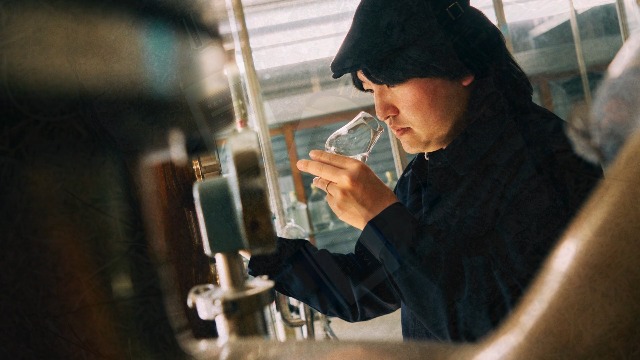 Amazon.co.jp: 【ビールからできたクラフトジン】REVIVE from