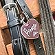 Soulhorse Marke Pferd Pony Hunde Glücksmarke Pferdemarke Gücksbringer Schutzengel Sattel Herz Trense Zaumzeug Vorderzeug Schlüsselanhänger Talisman für Tiere und Menschen (Prinzessin, Rose)