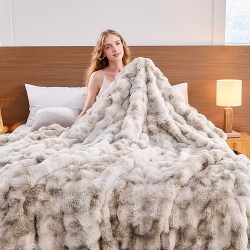 Jeyfull Fluffy Faux Rabbit Fur Throw Blanket - Soft Plush Luxury Bubble Blanket for Couch Bed (King Size 108x90 Tie-Dyed Beige)
