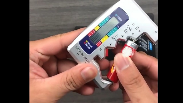Batterie Aa Tester Batteria Digitale - Controlla Stato A, AA, C, D, 9V E A Bottone Strumento Test Tension - Foto 5