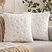 MIULEE Housses de Coussins Fausse Fourrure Doux en Polyester Décoratif en Motifs de Flocon de Neige Brillants Moderne Décorer pour Salon Bureau Canapé 2 Pièces 40x40CM Blanc