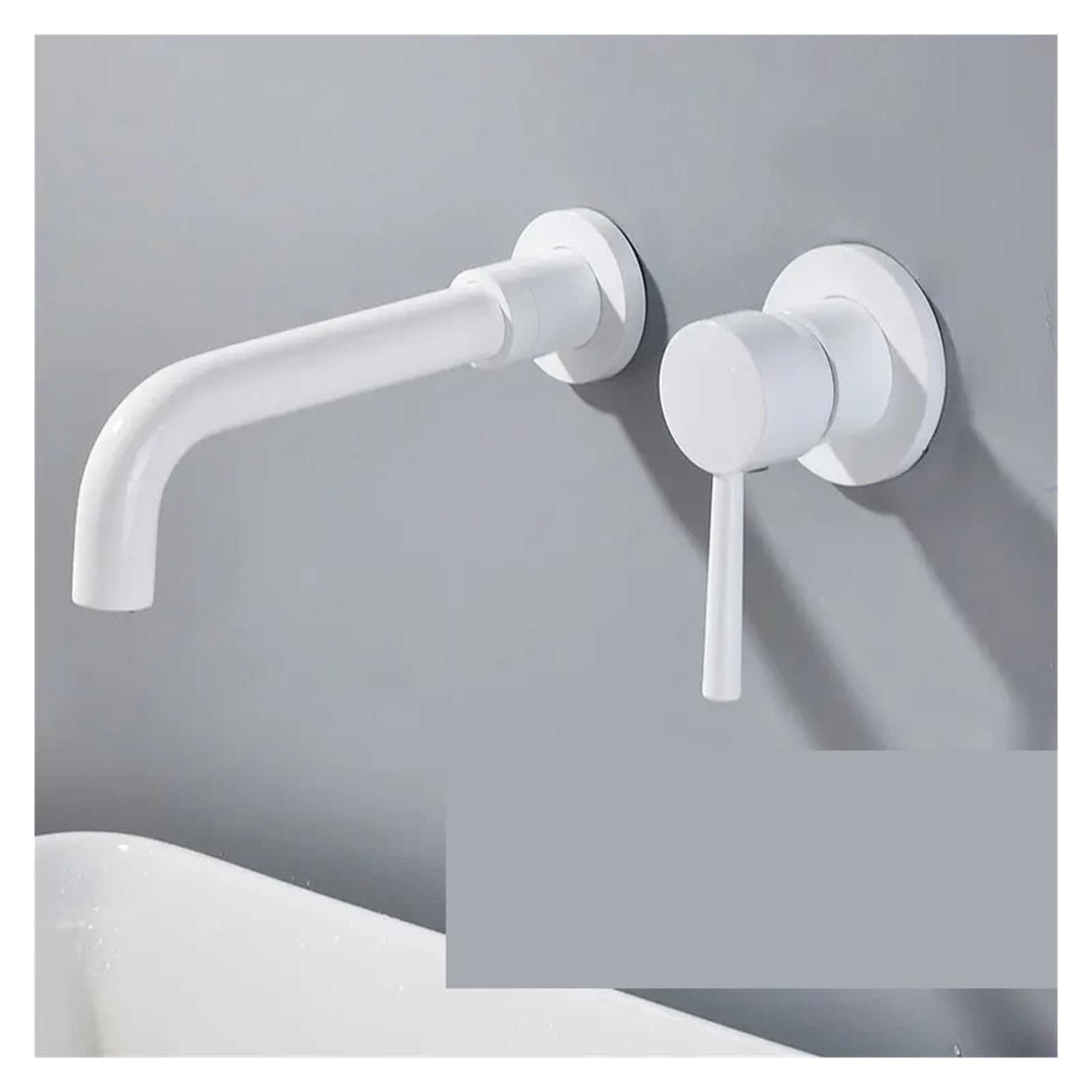 Mitigeur de lavabo mural pour nettoyer facilement son plan de travail de salle de bain