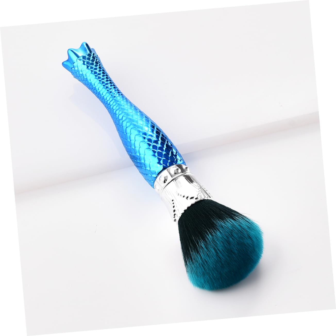 WOFASHPURET Ergonomic Plastic Handle Makeup Brush Nylon Bristles for Uniform Application for Women T-01-394