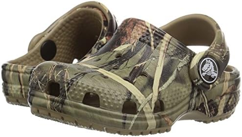 crocs Classic Realtree K Clog, Khaki, 5