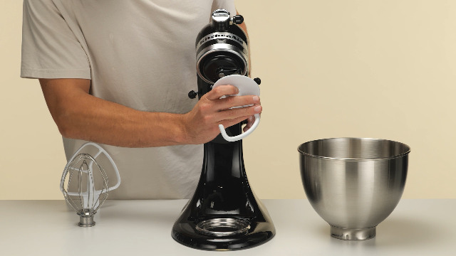 KitchenAid Classic Chef GRAU2865 - Coltello Chef 20cm In Acciaio Giapponese, Manico Ergonomico, Ideale Per Tagliare E Tritare - 2
