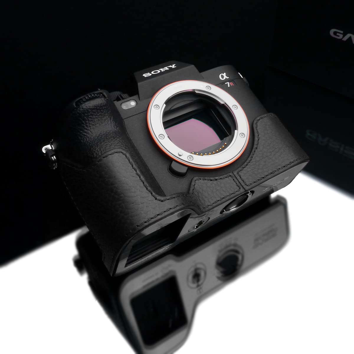 Amazon.com : Gariz XS-CHA7RM5BK Genuine Leather Half Case for Sony