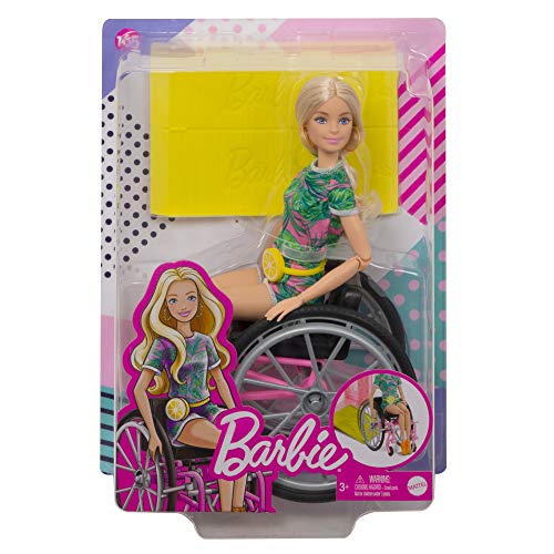 Barbie Fashionista Muñeca con silla de ruedas, rampa y accesorios de moda (Mattel GRB93)