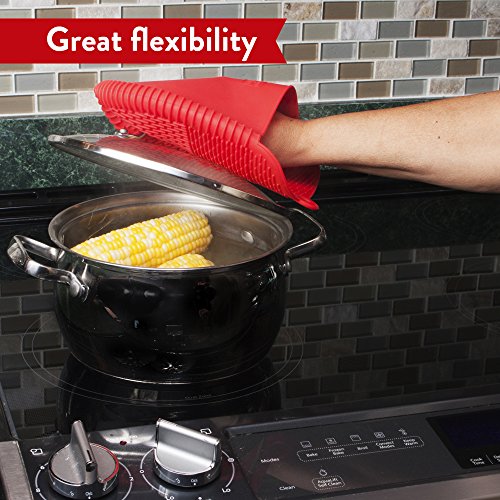Premium Silicone Oven Mitts and Pot Holders. This 100% Silicone Pot Holder is Flexible, Durable, Easy to Clean. These Pot Holders for Kitchen are Healthier, Won\'t Grow Mold or Bacteria (Red, 1 Pair)