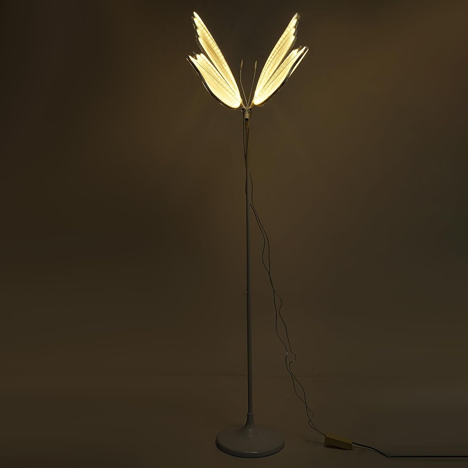 2PCS Wedding Butterfly Floor Lamp Romantic Glowing LED Butterfly Decoration Creative Luminous Props with 57.5-70.1inch Adjustable Height for Wedding Party