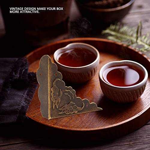 Piedini decorativi del ferro del bronzo