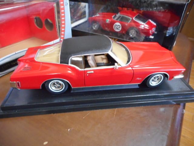 RL/'71 Buickビュイック Rivieraリビエラ 1/18 絶版 RL/'71 Buickビュイック Rivieraリビエラ 1/18 絶版 - メルカリ
