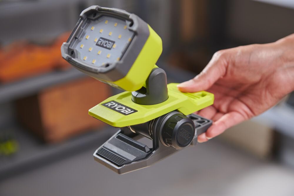 RYOBI 4 V USB-LITHIUM Akku-Klemmleuchte RLC4-0, 1.000 Lumen, magnetisch, 3 Leuchtstufen, ohne Akku und Ladegerät