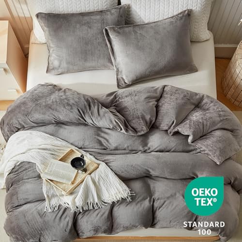Image of WARMDERN Khaki Velvet Duvet Cover Set Oversized King Size, Luxury Milk Velvet Bedding Duvet Cover with Zipper Closure, 3pcs Ultra Soft Duvet Covers for All Seasons, 120 inch x 98 inch, Light Khaki