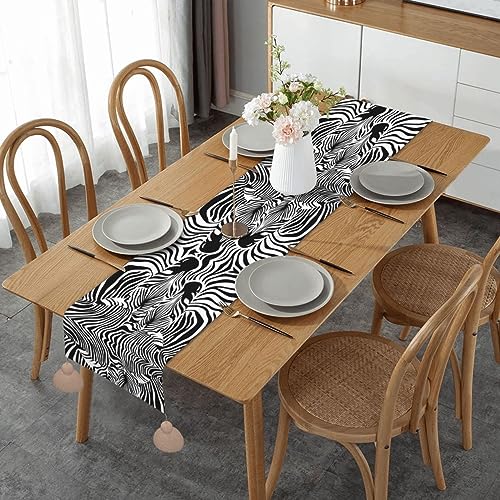 Chemin de table rustique zèbre pour raviver une table de Noël trop terne