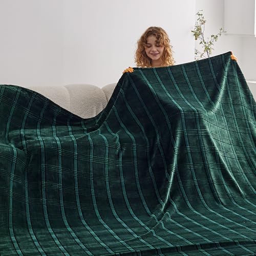 Oversized King Fleece Blanket 120x120 Inches, Seamless Soft Cozy 3D Jacquard Flannel Blanket 10'x10' Extra Large for Bed, Sofa, Couch, Travel & Camping, California King Throw, Forest Green