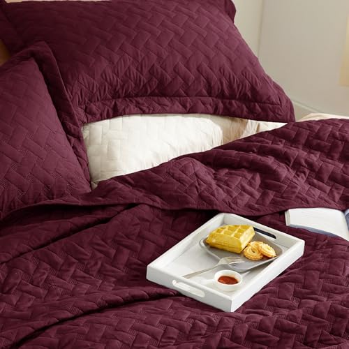 Image of Bedsure Quilts Queen Size - Lightweight Bedspreads Queen Size with Basket Weave Pattern, Soft Quilt Bedding Set, Burgundy Comforter Set Coverlet for All Seasons with 2 Pillow Shams (90 inch x 96 inch)