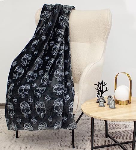 Plush Throw Blanket - Warm & Cozy Throw Blanket for Couch, Bed, Sofa - Cute Ornate Skull Design Ultra Soft Throw Blanket for Home Décor, Oversized