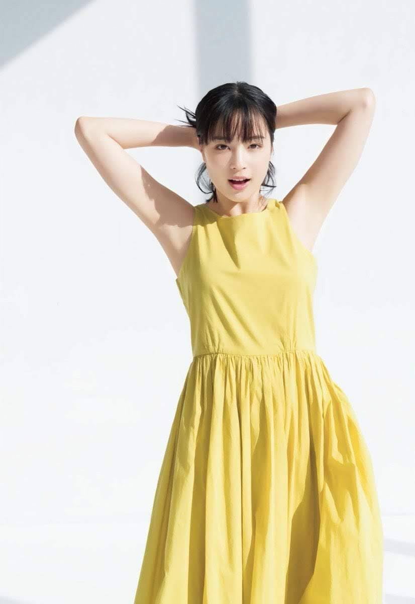 広瀬すず L版写真200枚セット、ダブりなし Amazon.co.jp: 広瀬すず L判 写真 50枚 おまけ2L判 5枚付き 計55