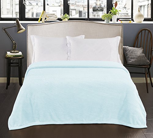 DecoKing Kuscheldecke 70x150 cm hellblau Decke Microfaser Wohndecke Tagesdecke Fleece weich sanft kuschelig skandinavischer Stil hellblau Henry
