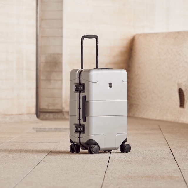 Amazon | [ビクトリノックス] スーツケース 出張 レキシコンハード