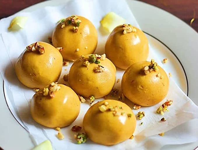 Besan Ladoo 500g Indian Traditional Sweet Best Gift For All Occasions Raksha Bandhan,Marriage, Diwali, Holi, Ganesh Chaturthi Festival Treat For Family & Friends