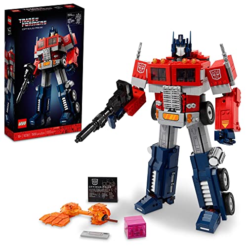 Accessori autentici – Rivivi le saghe di Transformers con accessori che includono Autobot Matrix of Leadership, un'ascia Energon, cubo Energon e jetpack