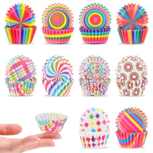 Qumenan Paquete de 800 mini moldes para cupcakes de arcoíris, moldes coloridos para magdalenas, bodas, cumpleaños, fiestas de orgullo, suministros de decoración de pasteles de dulces (10 estilos)